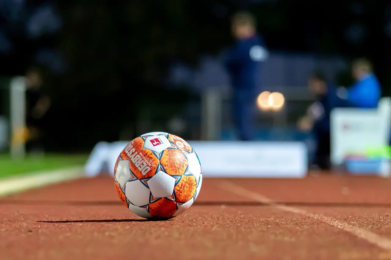 Regionalliga Mitte 25/26 – runde 4: Skarpe afslutninger, solide hjemmepræstationer og sene afgørelser