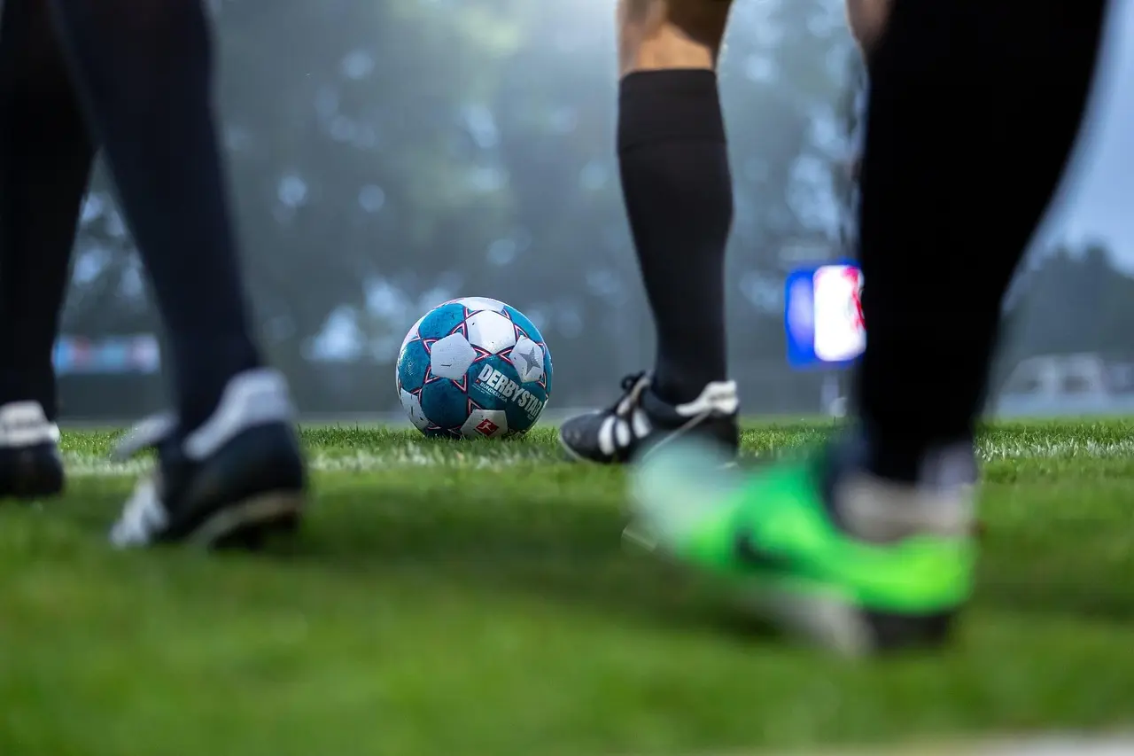 Skærpede marginaler og store cifre: Regionalliga Mitte runde 12 samlet af østrigskfodbold.dk