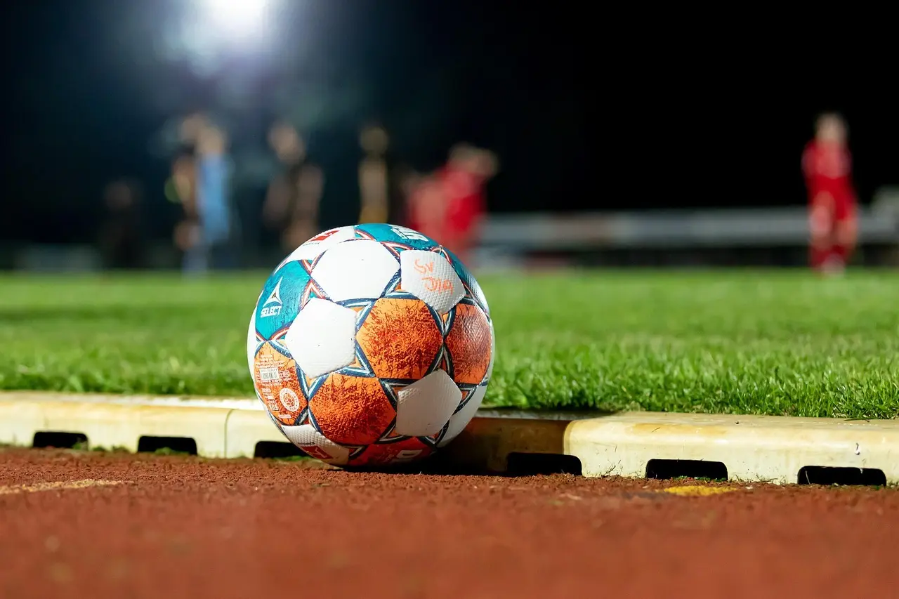 Stærke udesejre og en seksmåls-præstation prægede runde 2 i Regionalliga West